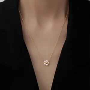 Wholesale PVD Coated Real Gold Plated 18K Gold Flower 304 Stainless Steel Elegant Sweet Waterproof Non Tarnish 304 Stainless Steel Necklace