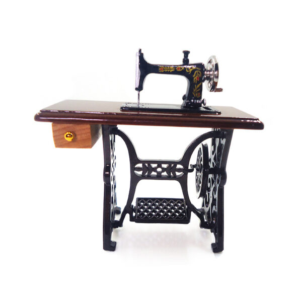 Wholesale 1:10 dollhouse accessories dollhouse mini nostalgic retro sewing machine model clothing car life scene
