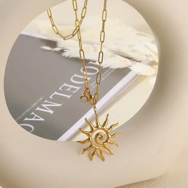 Wholesale PVD Coated Real Gold Plated Sun 304 Stainless Steel Elegant Vintage Style Waterproof Non Tarnish 304 Stainless Steel Lobster Trigger Clasp Closure Pendant Necklace