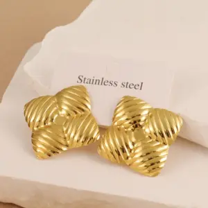Gold / Average Size / Style 152
