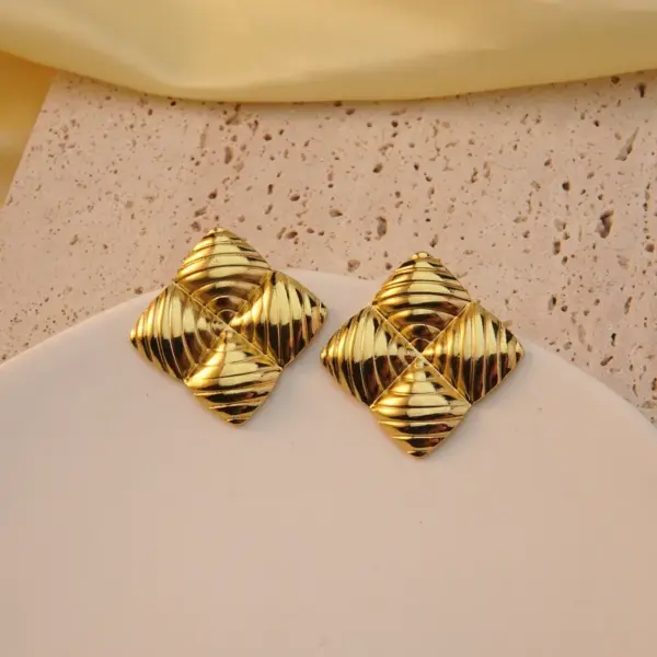 201 Stainless Steel Geometric Flower Rack Plated Stone-Free Imitation Gold Modern Style Stamping Gold Drop Earrings Ear Studs
