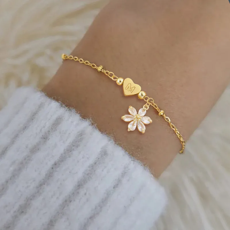 Wholesale PVD Coated Real Gold Plated Letter Heart Shape Daisy 201 Stainless Steel 304 Stainless Steel Artificial Crystal Elegant Simple Style Classic