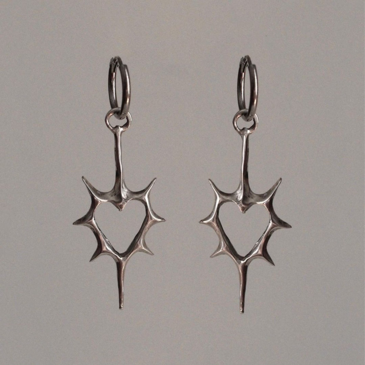 Wholesale New niche design hollow n peach heart earrings High sense cole's men's and women's ear buckle