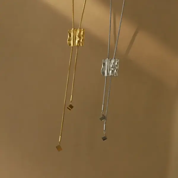 Wholesale Geometric Pleated Square Push-Pull Necklace Irregular Multi-Party Fortune Autumn/Winter Sweater Chain Vintage Heart Shape Vacuum Plating 18K Real Gold 304 Stainless Steel Inlaid Gold Inlaid