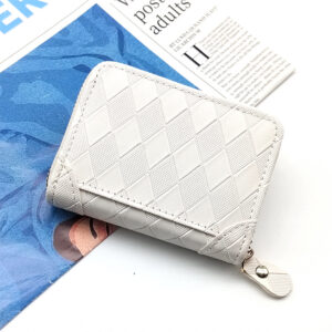 Diamond-pearl white