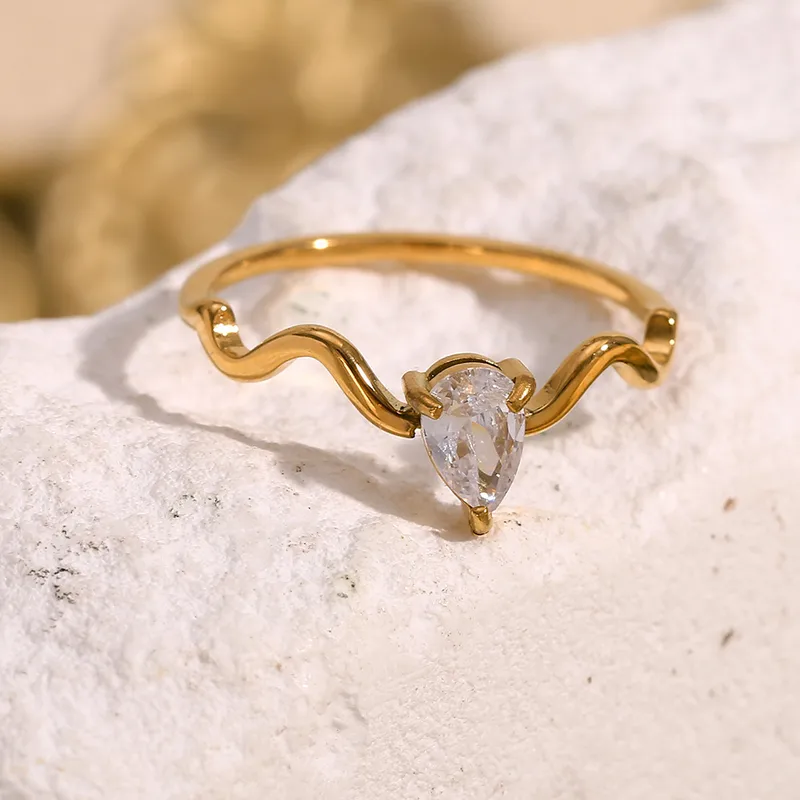 Wholesale PVD Coated Real Gold Plated 18K Gold Water Droplets Lines 304 Stainless Steel Simple Style Waterproof Non Tarnish Rings
