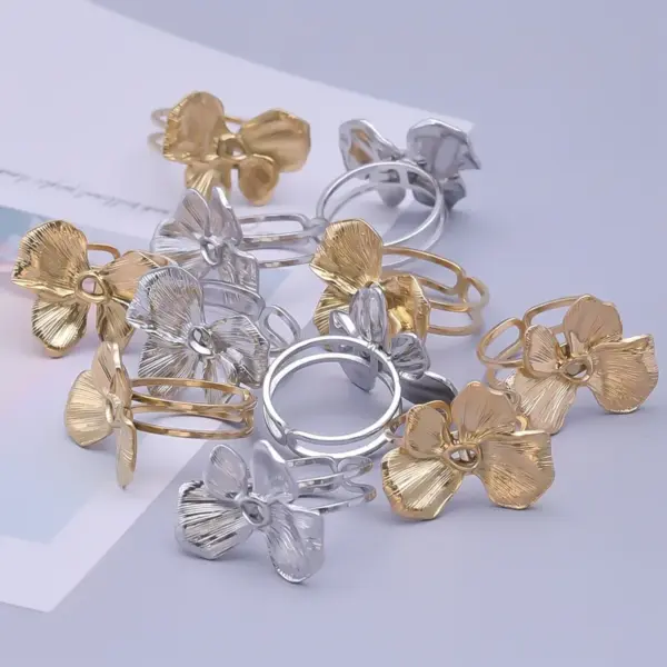 Wholesale PVD Coated Real Gold Plated 18K Gold Flower 304 Stainless Steel IG Style Simple Style Waterproof Non Tarnish Open Rings