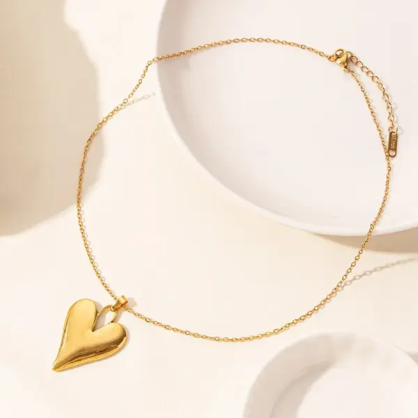 Wholesale PVD Coated Real Gold Plated 18K Gold Heart Shape 304 Stainless Steel Elegant Cute Waterproof Non Tarnish Pendant Necklace