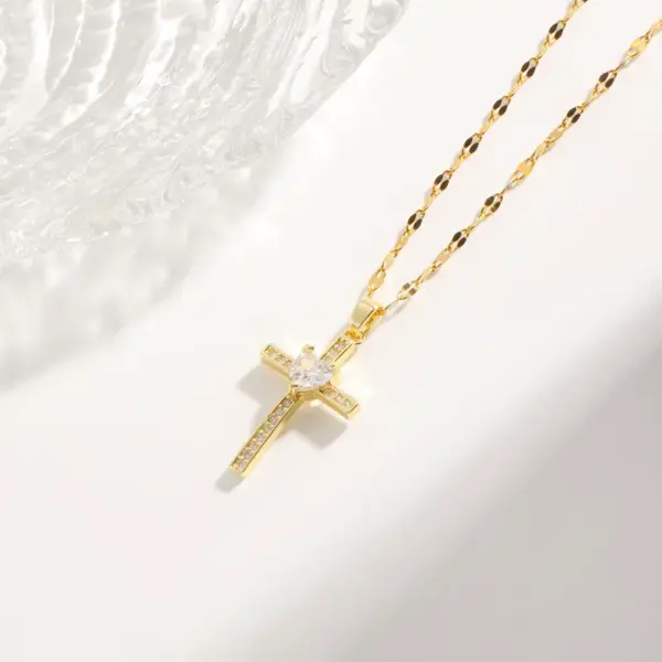 Wholesale PVD Coated 18K Gold Plated Real Gold Plated Cross Round Heart Shape 304 Stainless Steel Elegant Luxurious Waterproof Non Tarnish 304 Stainless Steel Pendant Necklace
