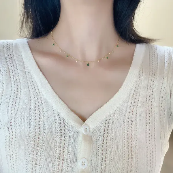 Wholesale Exquisite Retro Emerald Neck Simple Elegant S925 Sterling Silver Gold Plated Clavicle Chain Niche Design Necklace For Women