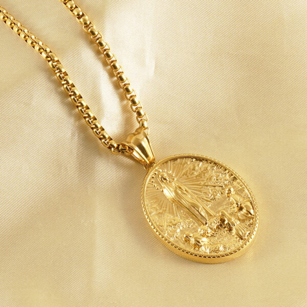 Wholesale Retro 3D Embossed Madonna Pendant Men's 18K Stainless Steel Necklace Jewelry