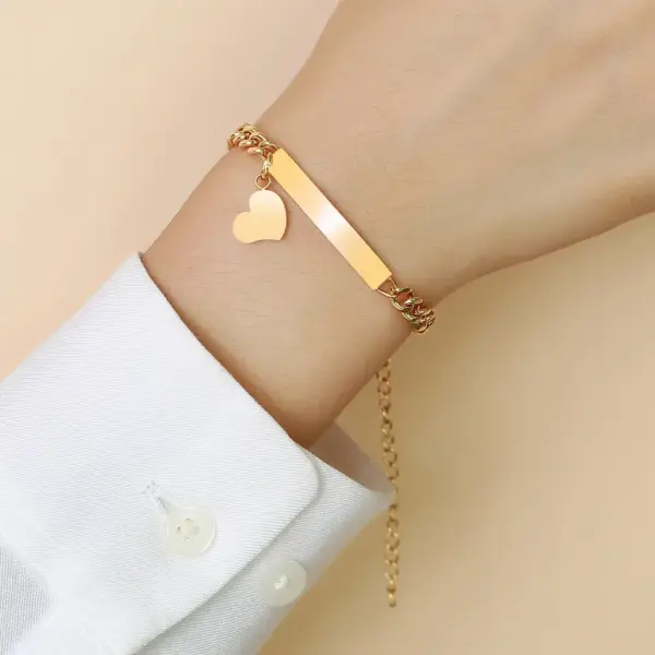 Wholesale PVD Coated Real Gold Plated Star Heart Shape Crown 304 Stainless Steel Simple Style Waterproof Non Tarnish 304 Stainless Steel Bracelets