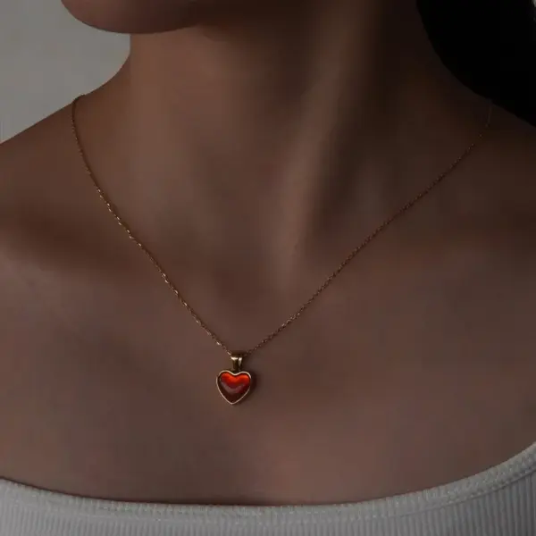 Wholesale 304 Stainless Steel Plastic Heart Shape Ion Plating (IP) 18K Gold Plated Princess Vintage Style Classic Style Waterproof Non Tarnish O-shaped Chain Lobster Trigger Clasp Closure Pendant Necklace