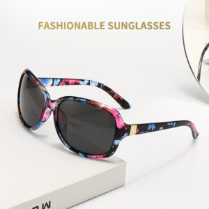 oly-ef67cb99cdfc0e3c4e57dc7e1b3bcf57 Wholesale larized Sunglasses Fashion Sunglasses for Women Retro Trendy Exrt Classic Glasses Frame Wholesale 8158 Myopia