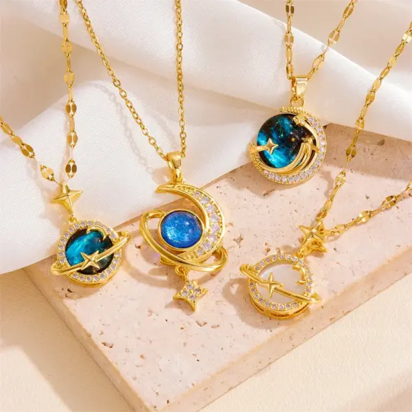 304 Stainless Steel Moon PVD Coated Acrylic Rhinestones 18K Real Gold Plated Vintage Style Plating Gold Pendant Necklace