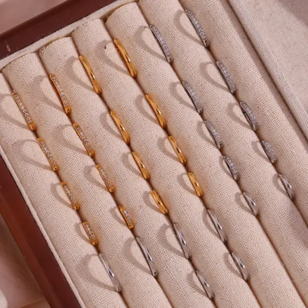 304 Stainless Steel Round Solid Color PVD Coated Zircon 18K Gold Plated Real Gold Plated 18K Gold Simple Style Waterproof Non Tarnish Plating Inlay Gold Silver Hoop Earrings