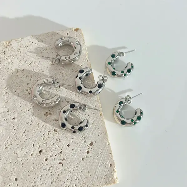 Wholesale PVD Coated Real Gold Plated 16K Gold White Gold Plated Gold Plating Letter 304 Stainless Steel Luxurious Waterproof Non Tarnish Ear Studs