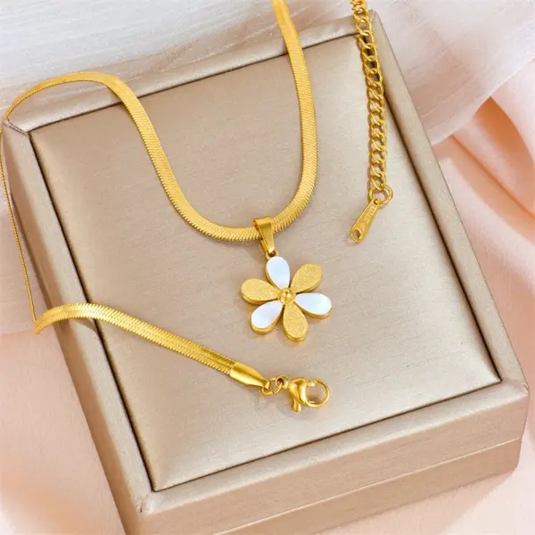 Wholesale 304 Stainless Steel Flower PVD Coated 18K Real Gold Plated Sweet Waterproof Non Tarnish Patchwork Earrings Necklace