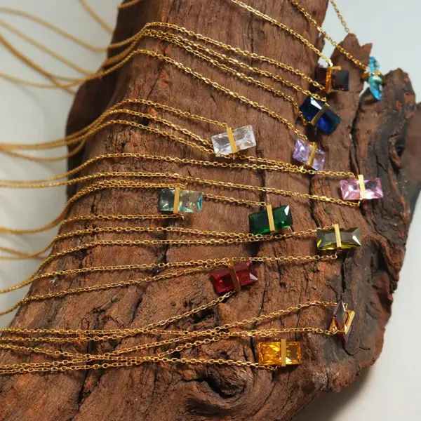 PVD Coated Real Gold Plated 18K Gold Square 304 Stainless Steel Simple Style Waterproof Non Tarnish 304 Stainless Steel Pendant Necklace