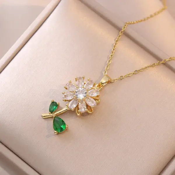 Fashion Rotating Flower Lawn Weekend Titanium Steel Necklace Elegant Simple Retro Collarbone Chain Women's Jewelry Geometric Pattern