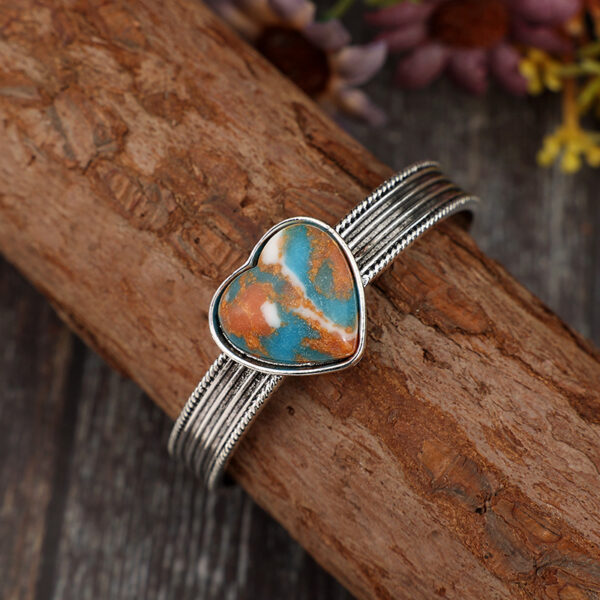 Wholesale Retro Western style heart inlaid turquoise alloy open bracelet