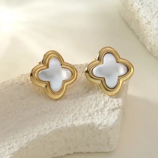 Wholesale Water Plated Imitation Gold Wind Heart/Butterfly/Flower/Geometric Earrings 304 Stainless Steel Three-Dimensional Stars