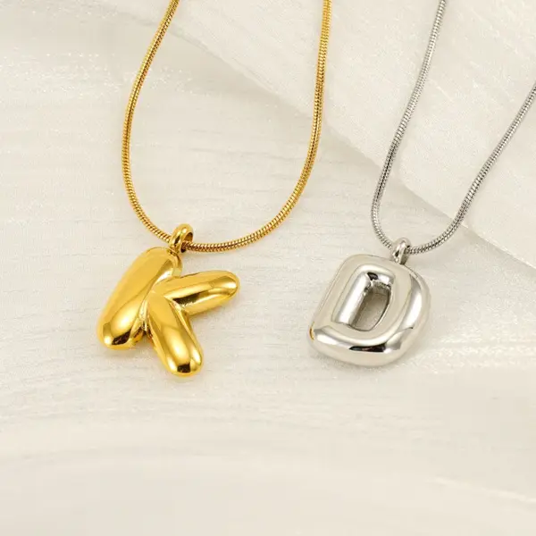 Wholesale Ion Plating (IP) 18K Gold Plated Letter 304 Stainless Steel Simple Style Classic Style Waterproof Non Tarnish 304 Stainless Steel Lobster Trigger Clasp Closure Pendant Necklace