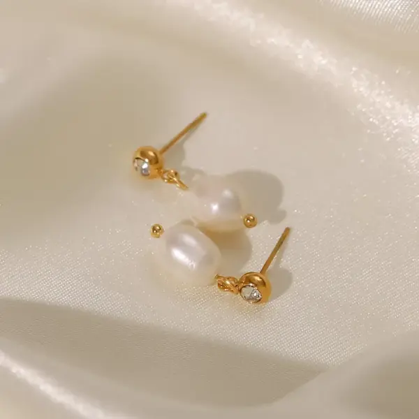 Wholesale Elegant Geometric Gold Plated Stainless Steel Pearl PVD Coated Drop Earrings
