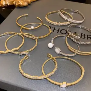 Wholesale Simple Style Letter Solid Color Copper Zircon Bangle In Bulk