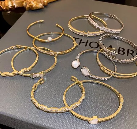 Wholesale Simple Style Letter Solid Color Copper Zircon Bangle In Bulk