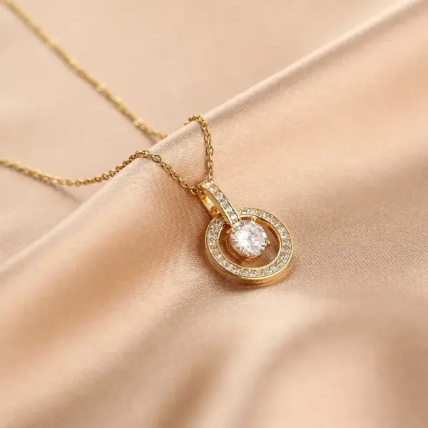 Wholesale Fashion Geometric Stainless Steel Diamond-studded Fish Tail Key Necklace Wholesale