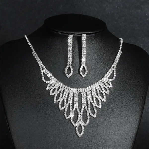 Wholesale Fashion Water Droplets Tassel Artificial Crystal Metal Inlay Rhinestones Earrings Necklace 1 Set