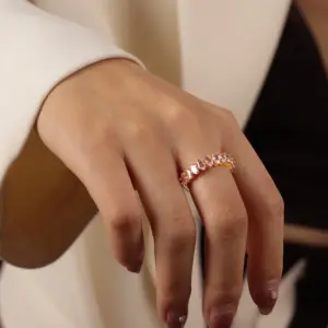 B Style Pink Zirconium Diamond Ring