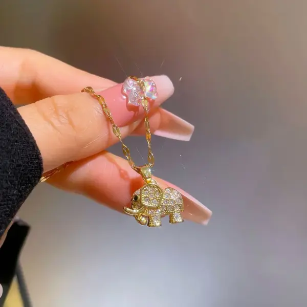 Water Plating Vacuum Real Gold Plated 18K Elephant 304 Stainless Steel Casual Waterproof Non Tarnish 201 Pendant Necklace