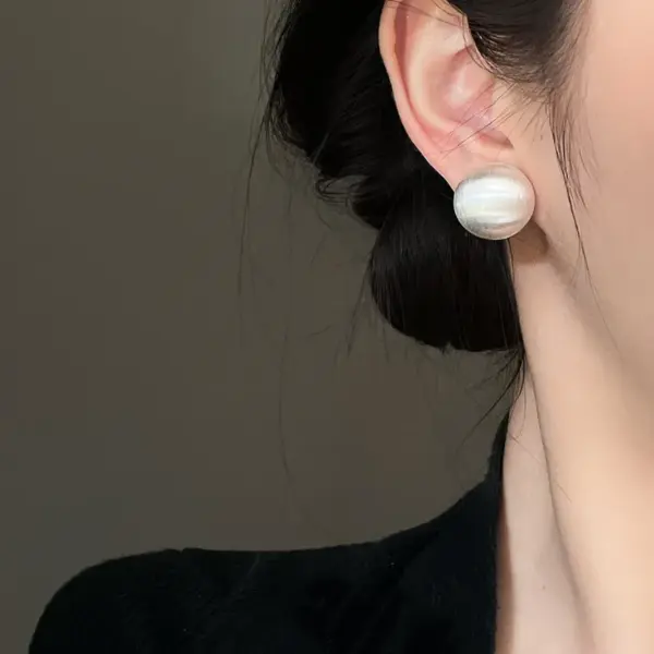 Wholesale 1 Pair Retro Round Inlay 304 Stainless Steel Zircon Ear Studs