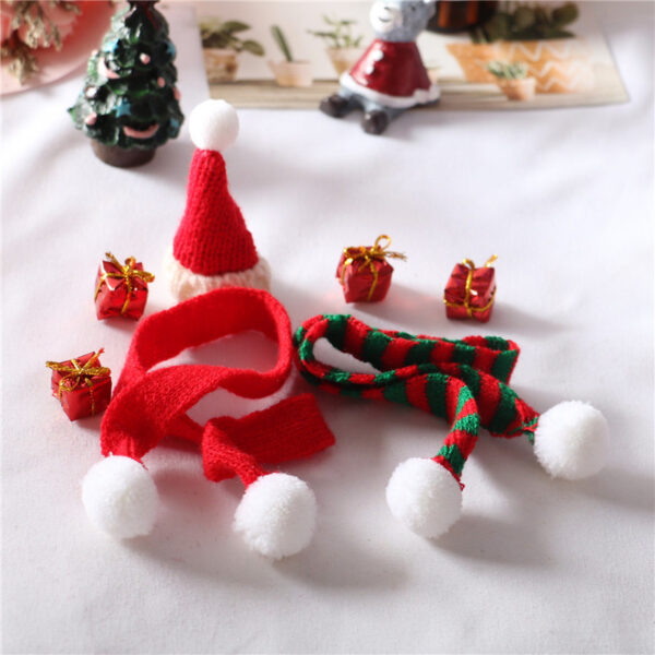 Wholesale Dollhouse1:12 Dollhouse model mini knitted hat stretch Christmas hat gift with Scarf model