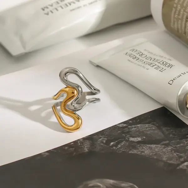 304 Stainless Steel Heart Shape Lines PVD Coated 18K Real Gold Plated Real Gold Plated Elegant Simple Style Classic Style Waterproof Non Tarnish Mixed Metal Hollow Out Rings