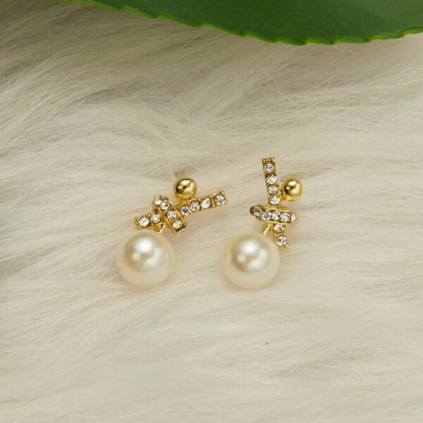 Wholesale European and American Trendyy Pearl Earrings, Fashionable Hemp-Shaped Champagne Imitation Pearl Earrings, Women's Elegant Jewelry