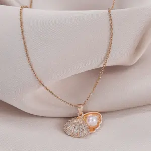 Rose Gold Open Pearl Shell Necklace (O-Shaped Chain)