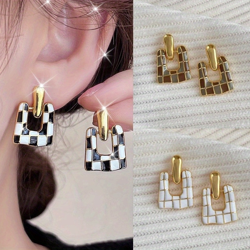 Wholesale Pendant earrings aessories light luxury earrings temperament earrings