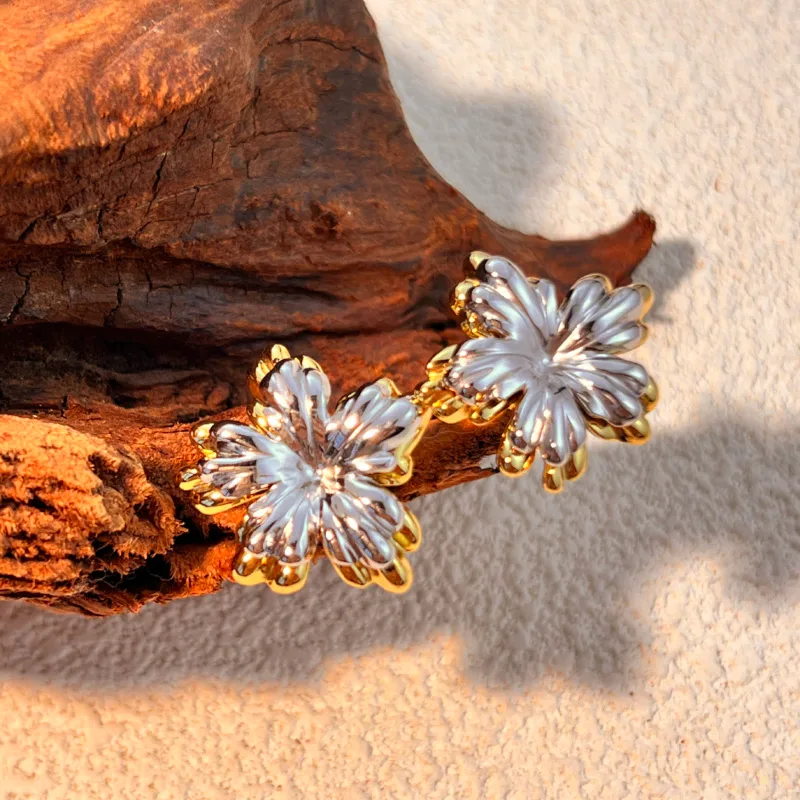 Wholesale PVD Coated Real Gold Plated 18K Gold Flower 304 Stainless Steel Retro Classic Style Waterproof Non Tarnish Ear Studs
