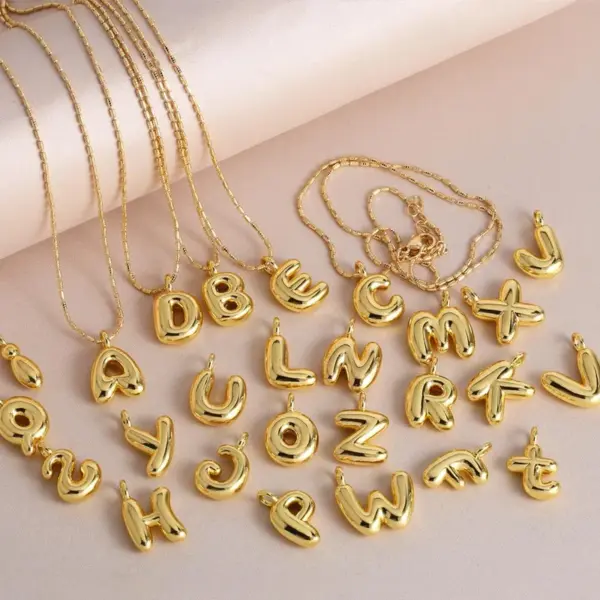 Wholesale Copper Gold Plated Simple Style Letter Pendant Necklace