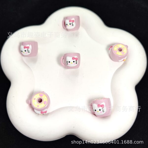 oly-f1cf095b23a484e333f9881588ea6083 Wholesale Cartoon water bottle beaded