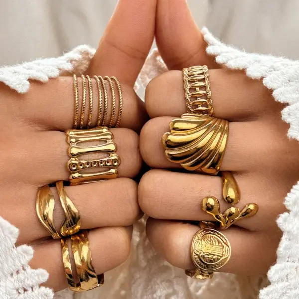 Wholesale Fashion Personality Niche Chain Hollow Flower Love Design Retro High-grade Titanium Steel Ring