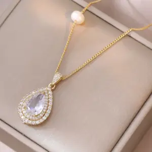 X1389 White Zircon Necklace
