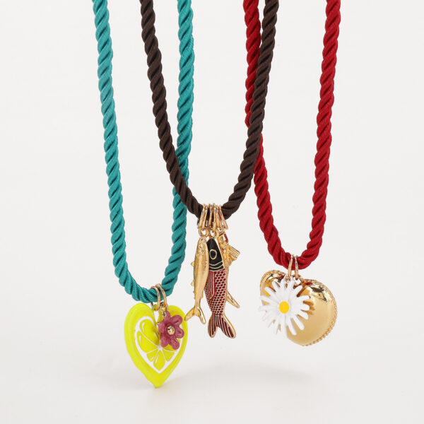 Wholesale N12627 Summer New Leisure Vacation Style Color Rope Dopamine Love Sun Daisy Pendant Necklace Women