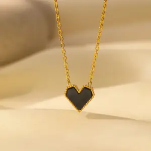Qyh183 Panther Heart Necklace / Gold