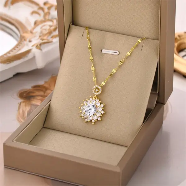 Wholesale Fashion Flower Titanium Steel Inlay Artificial Crystal Necklace