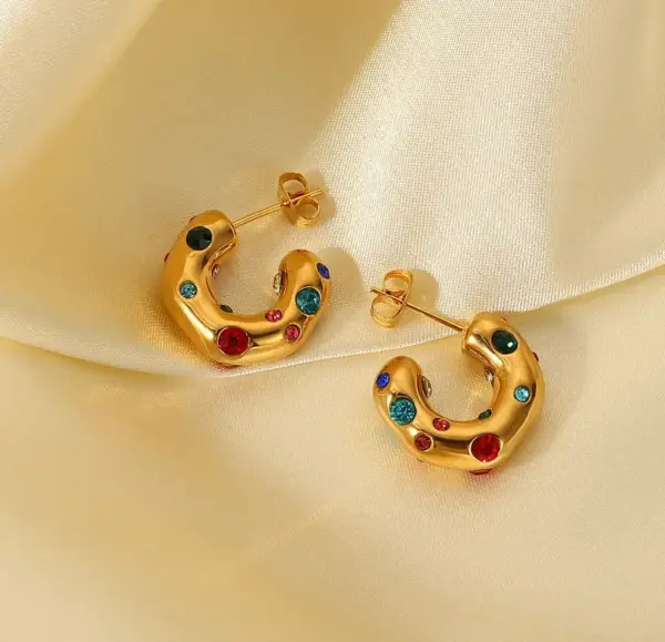 Wholesale 304 Stainless Steel C Shape PVD Coated Artificial Crystal Artificial Rhinestones 18K Real Gold Plated 18K Gold Retro Waterproof Non Tarnish Plating Inlay Ear Studs