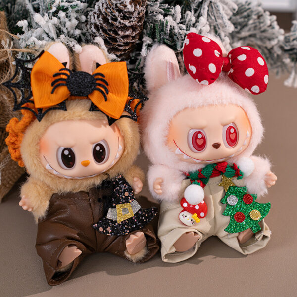 Wholesale keychains, first, second, and third generation and Christmas doll clothes, overalls, and replacement outfits.